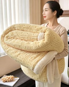 Thickened lamb fleece blanket