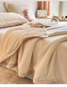 Coral Fleece Blanket – Single-Piece Thickened, Plush Flannel Throw for Bed, Sofa, or Office Nap