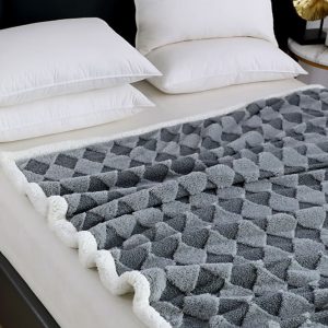 Faux Rabbit Fur Blanket – Versatile All-Season Throw – Thick, Plush Nap Blanket