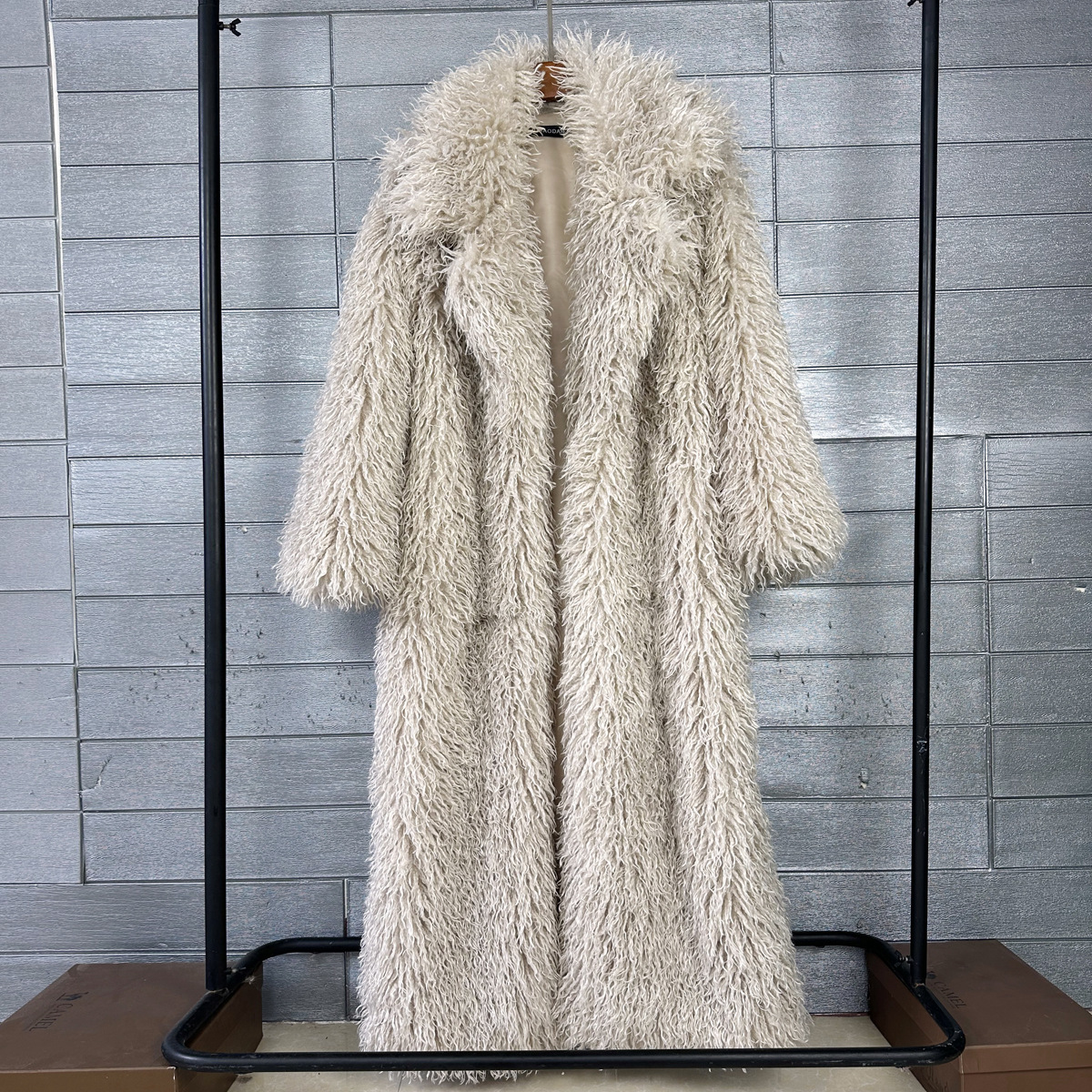 Women’s Faux Fur Coat – Long, Notch-Collar Winter Outerwear in Curly Toscana-Style Wool